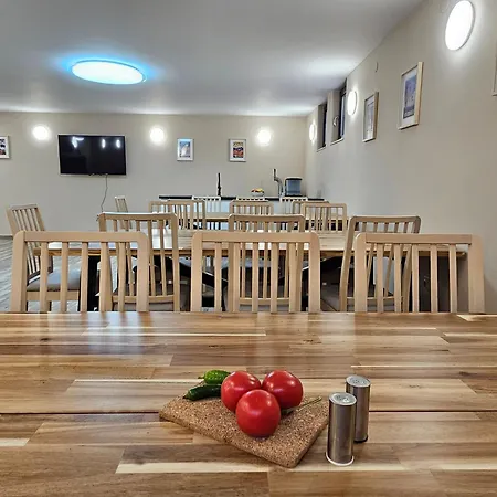 Geronimo 招待所 *